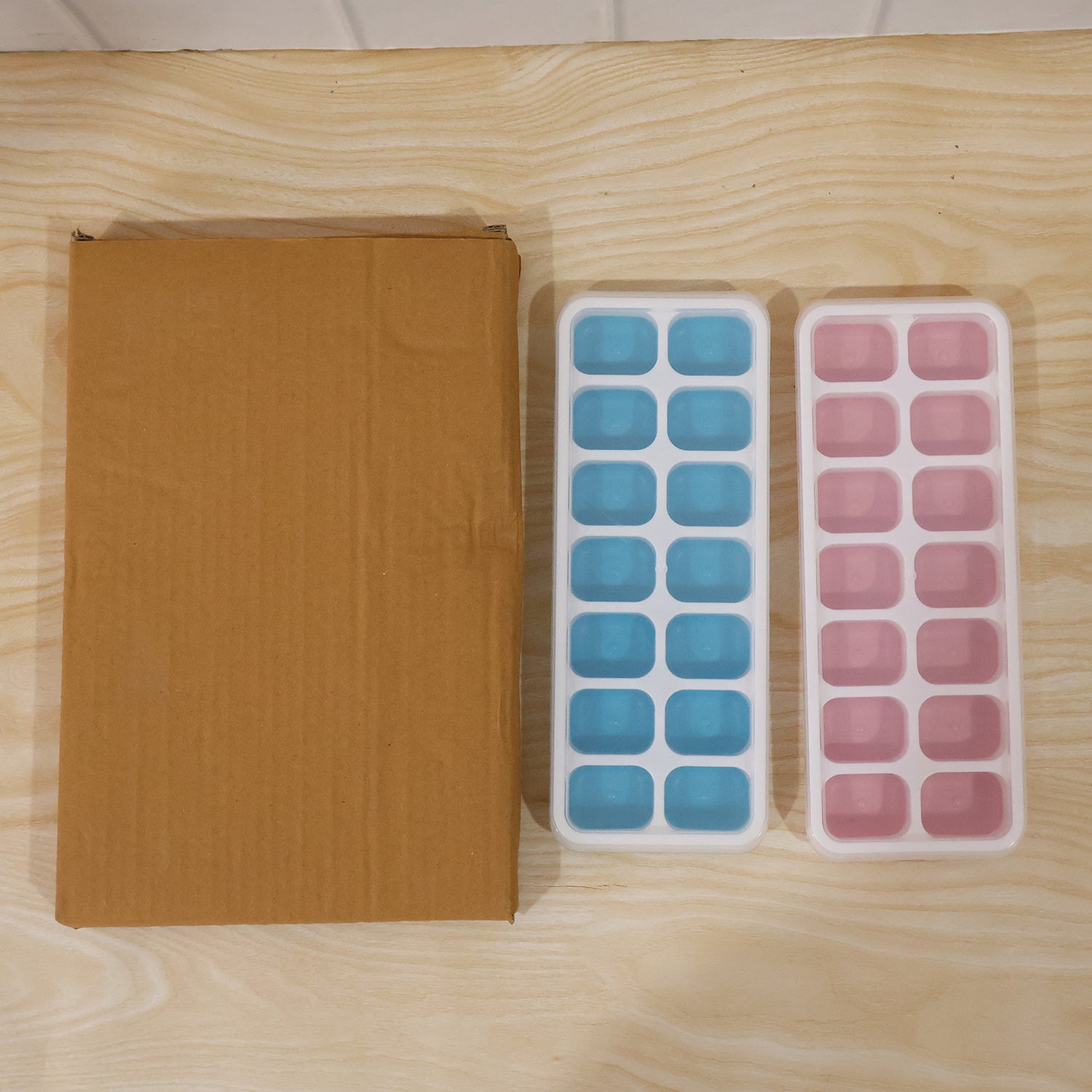 Multipurpose Plastic Ice Cube Tray With Lid (Pack Of 2 14 Grid Each)